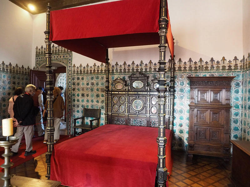 The golden chamber at the Palace of Sintra