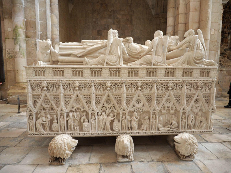 Details on the coffin of King Pedro