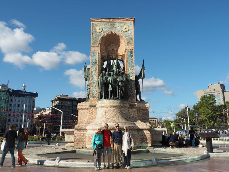 Republic Monument, Taksim Square