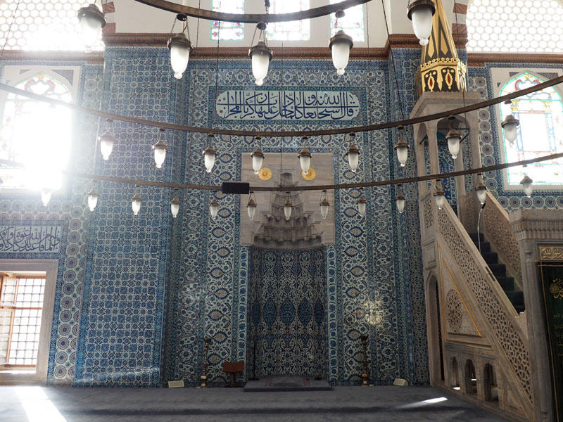 Facing Mecca - Rustem Pasha mosque