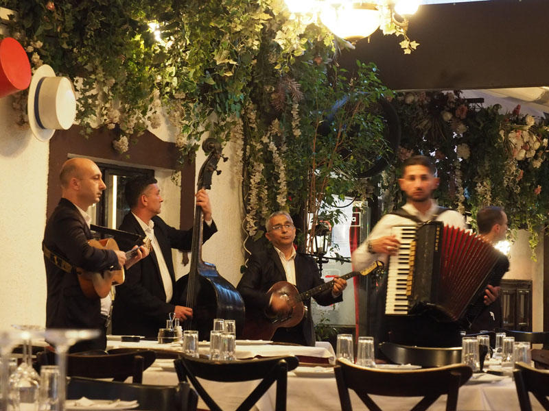 Live music in the restaurant