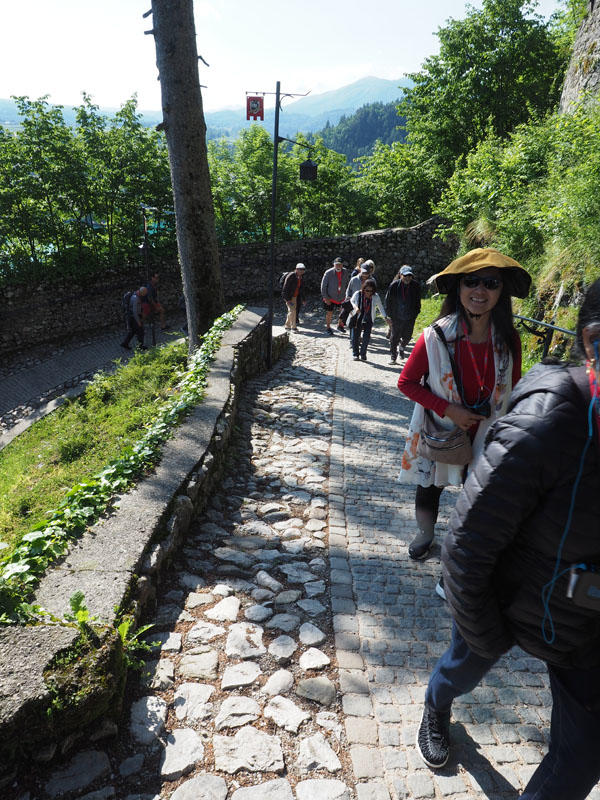 Climbing up to the castle from the entrance gate