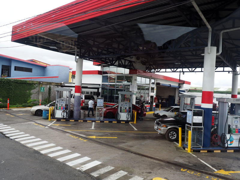 Gas station on the way out of Sarchi