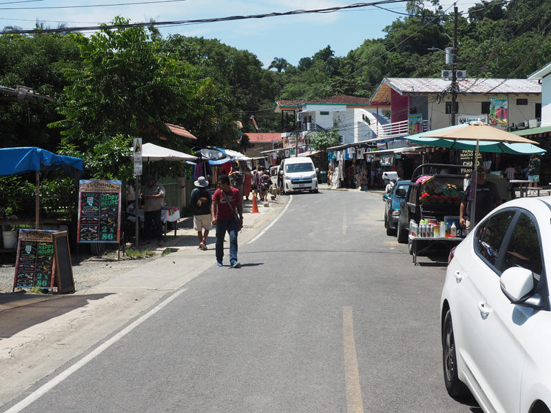 Street outside the park in Manuel Antonio