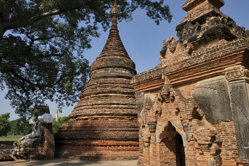 Inwa, Yandana Sinme Pagoda