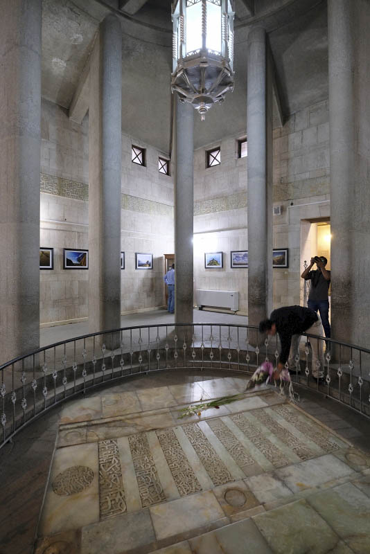 Hamadan, Avicena Mausoleum