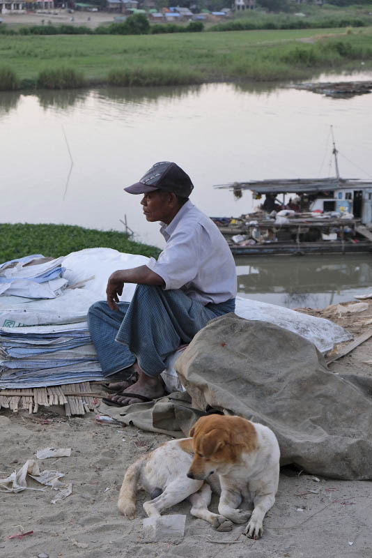 Mandalay, Myo Patt Road near Irawadi River