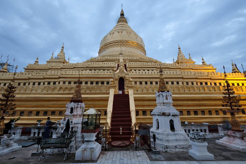 Bagan, Shwezigon Pagoda