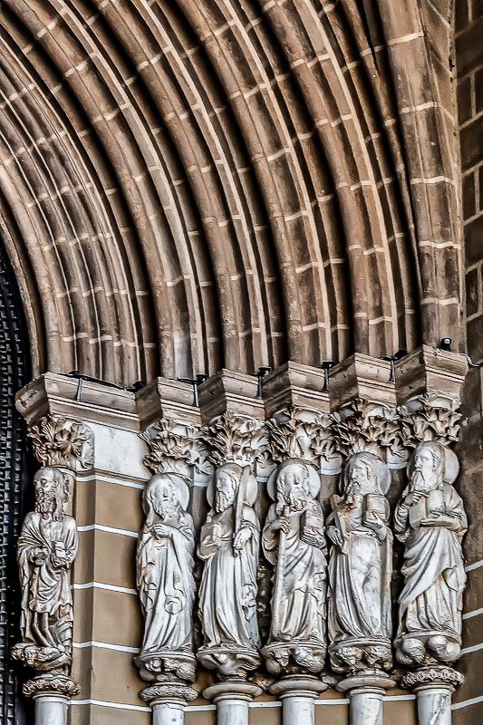 The Gothic Apostles in the main portal of vora Cathedral