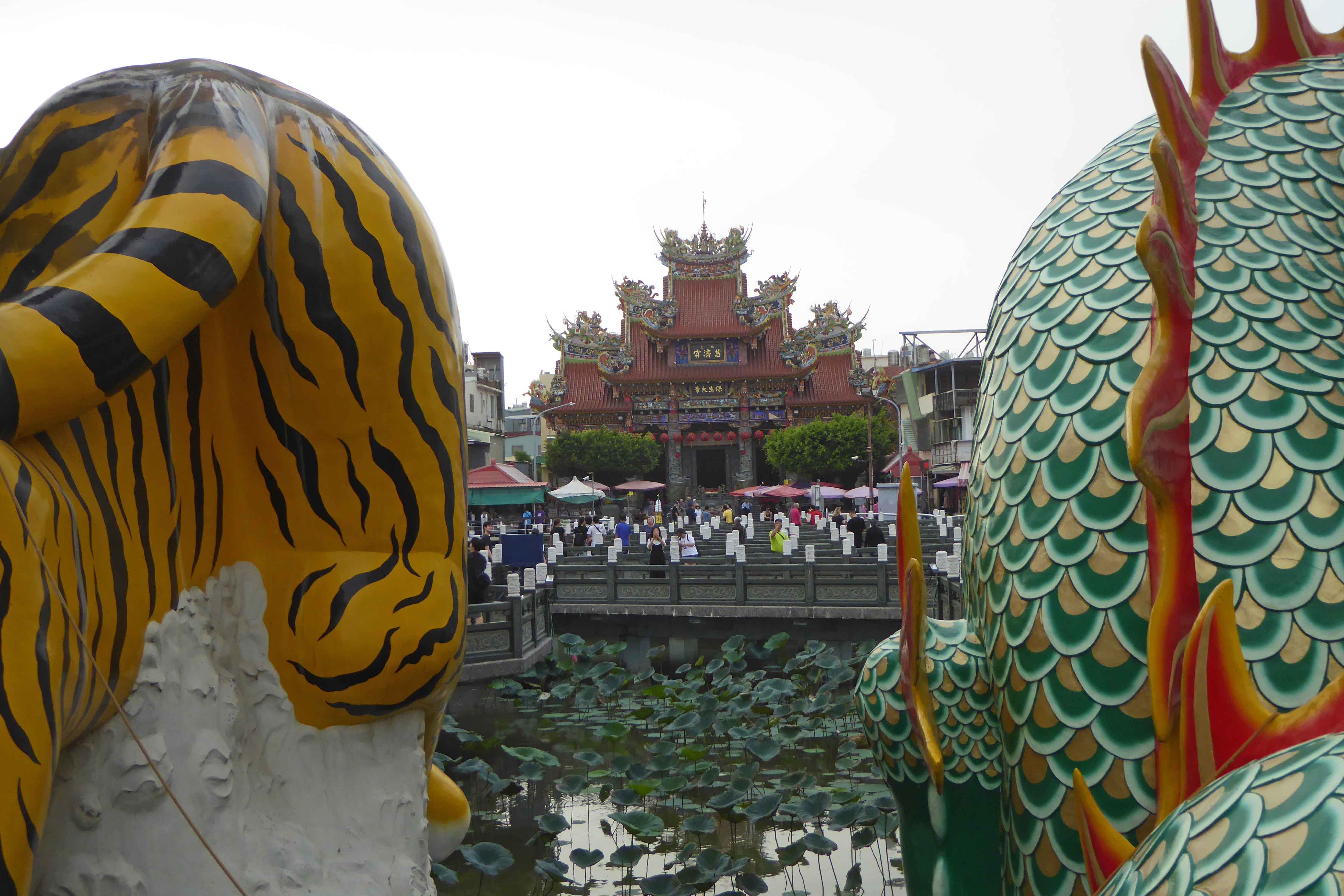 View of Bao Sheng Da Di TempleTemple from the rear of the Dragon and Tiger Pagodas