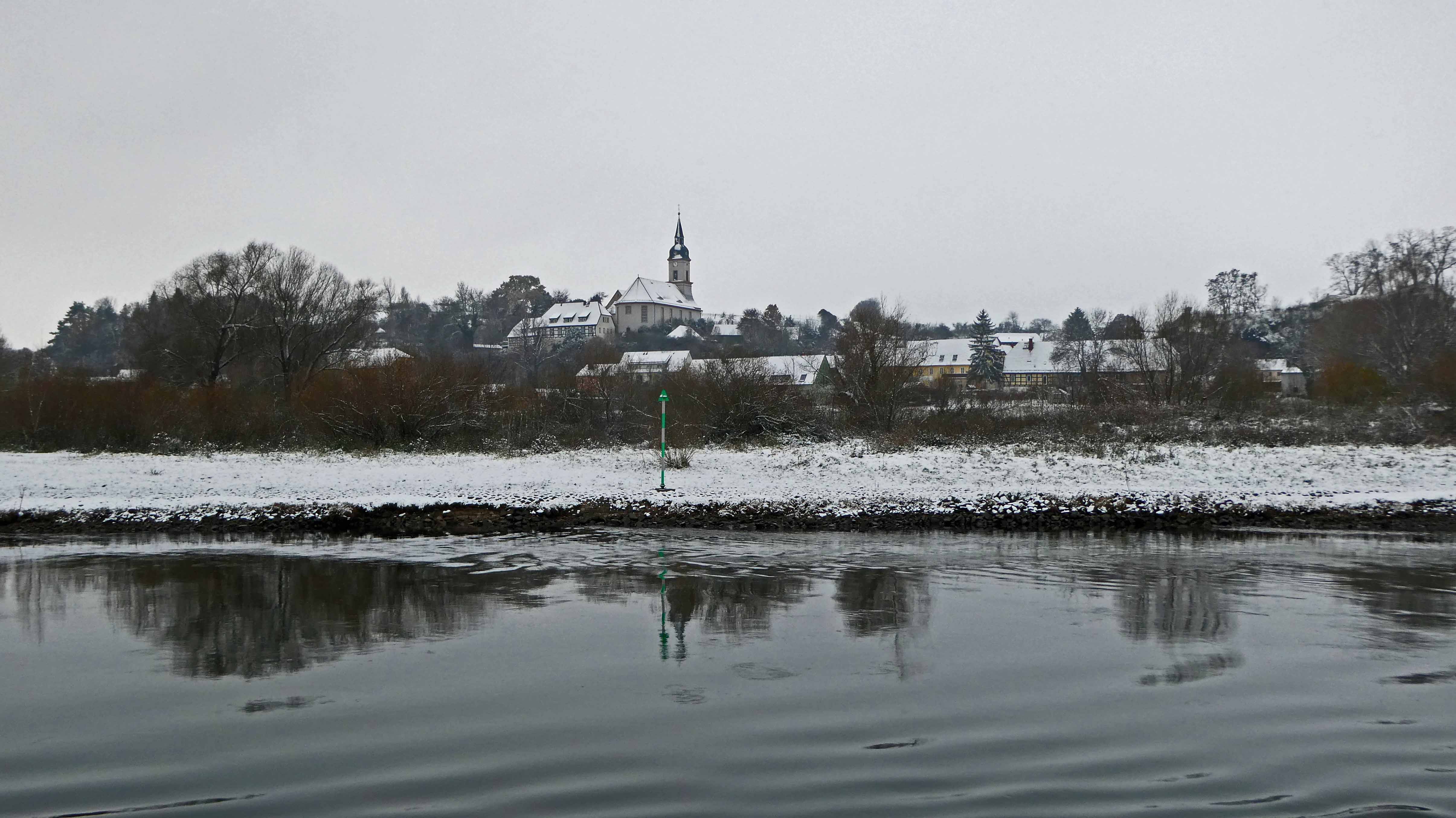 Enjoying scenery along the Elbe River
