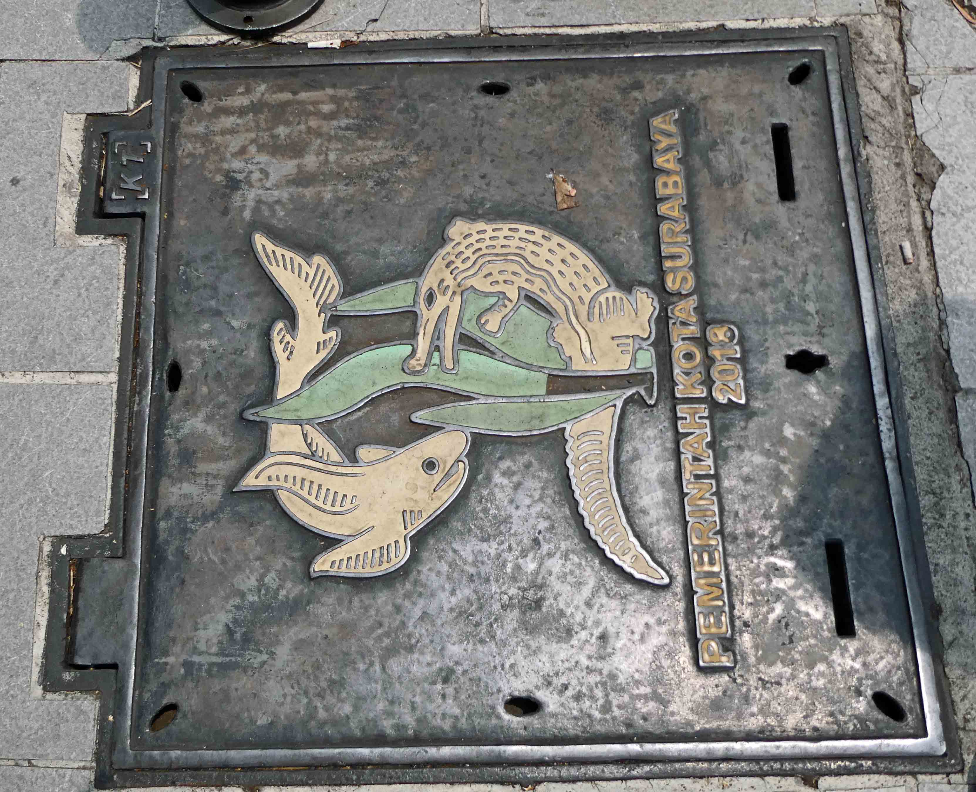 Drain cover with Shark (Sura) and Crocodile (Baya) in Surabaya