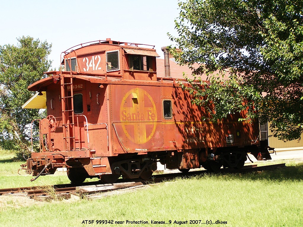 Caboose 999342_003.jpg