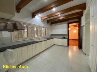 Kitchen Area1.jpg