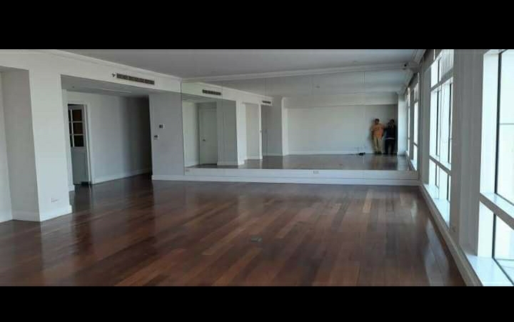 One Roxas Triangle 3BR for Lease