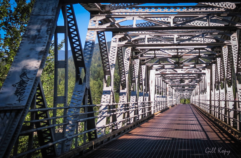 Columbia R Bridge