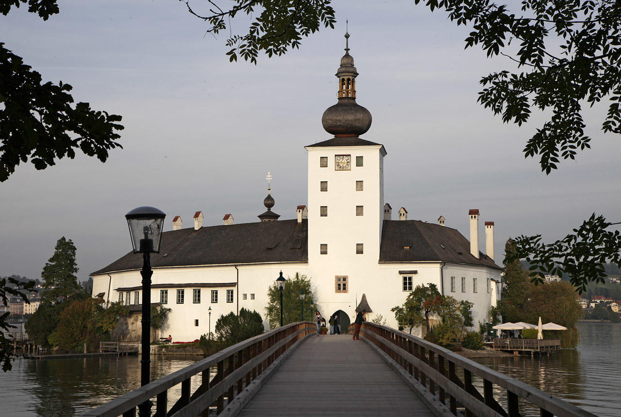 Insel-Schloss Orth1