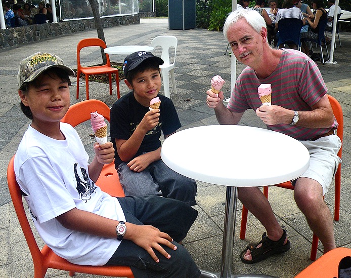 Frozen yoghurt delights