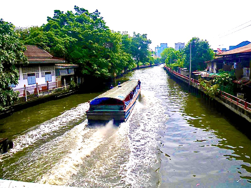 Khlong boat