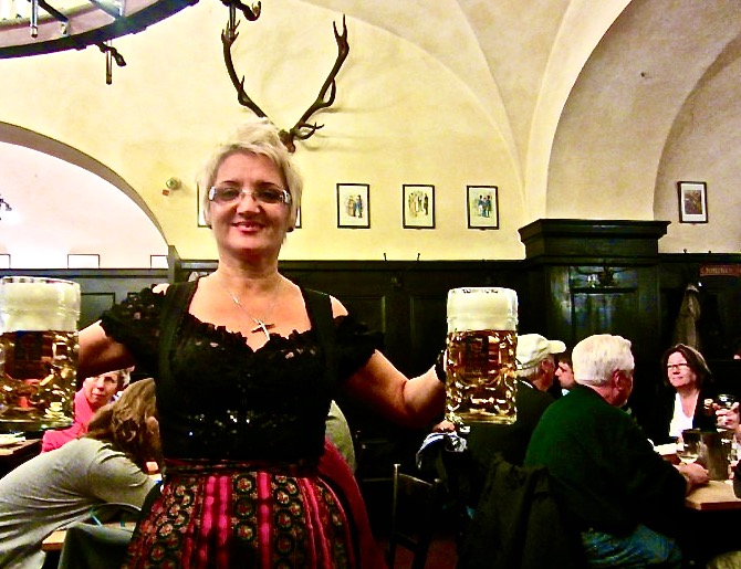 Augustiner waitress