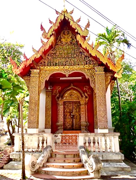 Door, War Phanthong