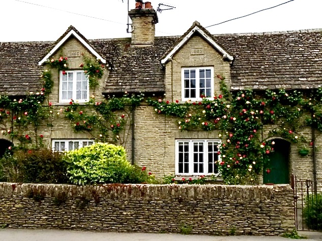 Shipton Moyne, Gloucestershire, houses