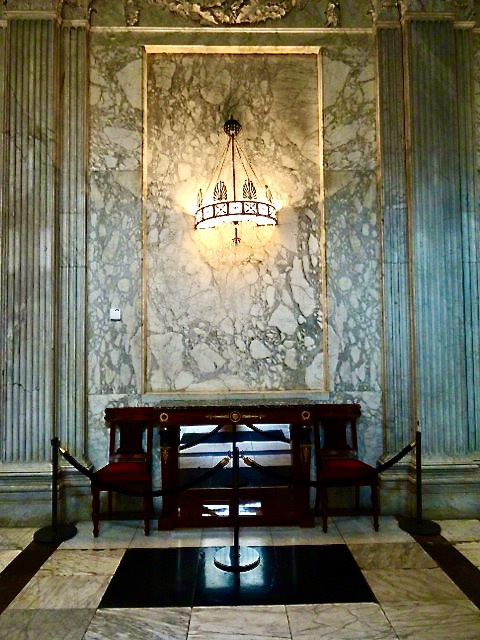 Light, Royal Palace