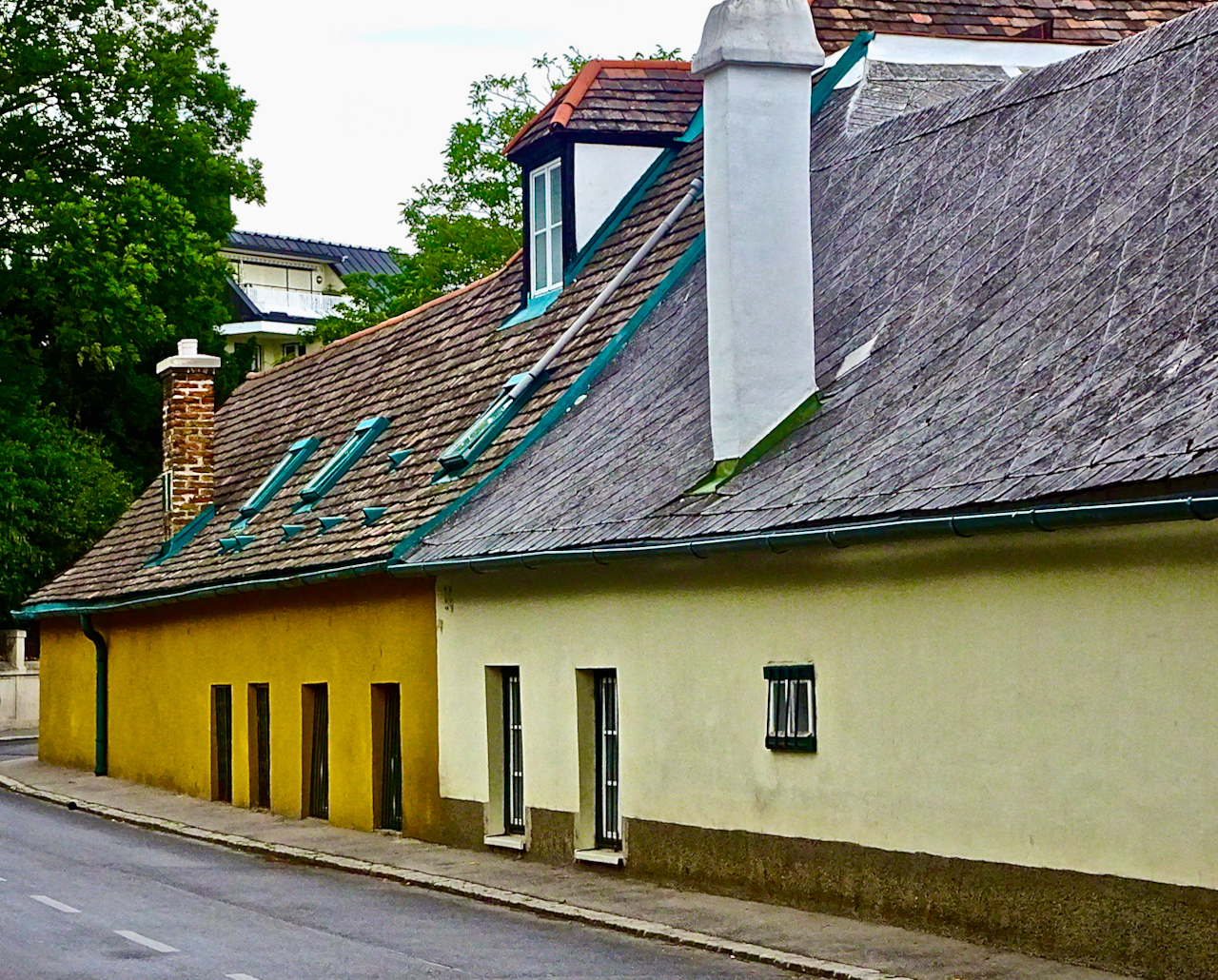 Grinzing streetscape