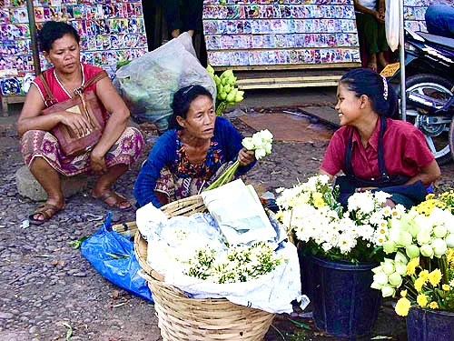 Flower vendors at the Morning Market, Vientiane