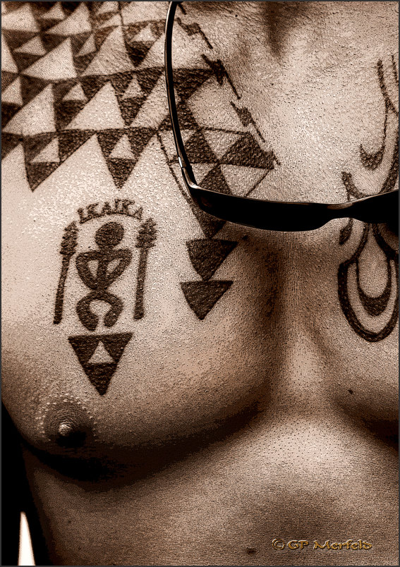 Ikaika Tatu (BW Graphic II)