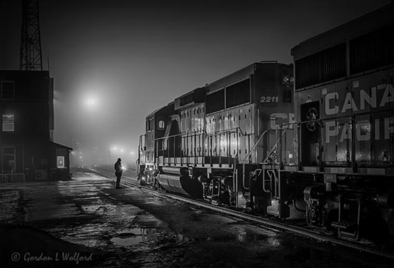 CP Crew Change On A Foggy Night P1500427-33 BW