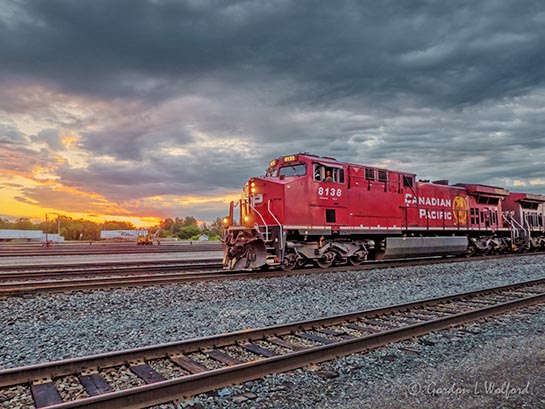 CP 8138 Departing At Sunrise DSCN19850