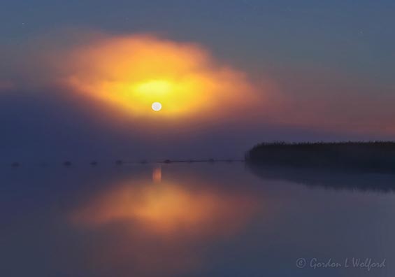 Harvest Full Moon Setting Into Fog 90D05672