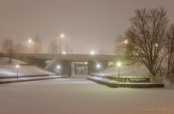 20220219 Snowfall At Night 90D14968-72