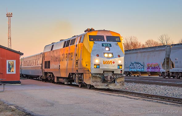 The 6:22 VIA Train 41 Torontobound 90D19332