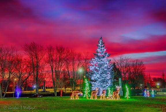 2022-23 Celebration of Lights At Sunrise 90D44480-4
