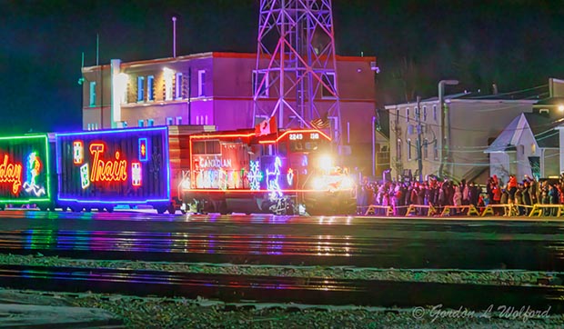 2023 CPKC Holiday Train Arriving At Its Stop 90D93988