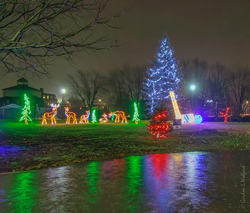2023-4 Celebration Of Lights Reflected 90D96968-72
