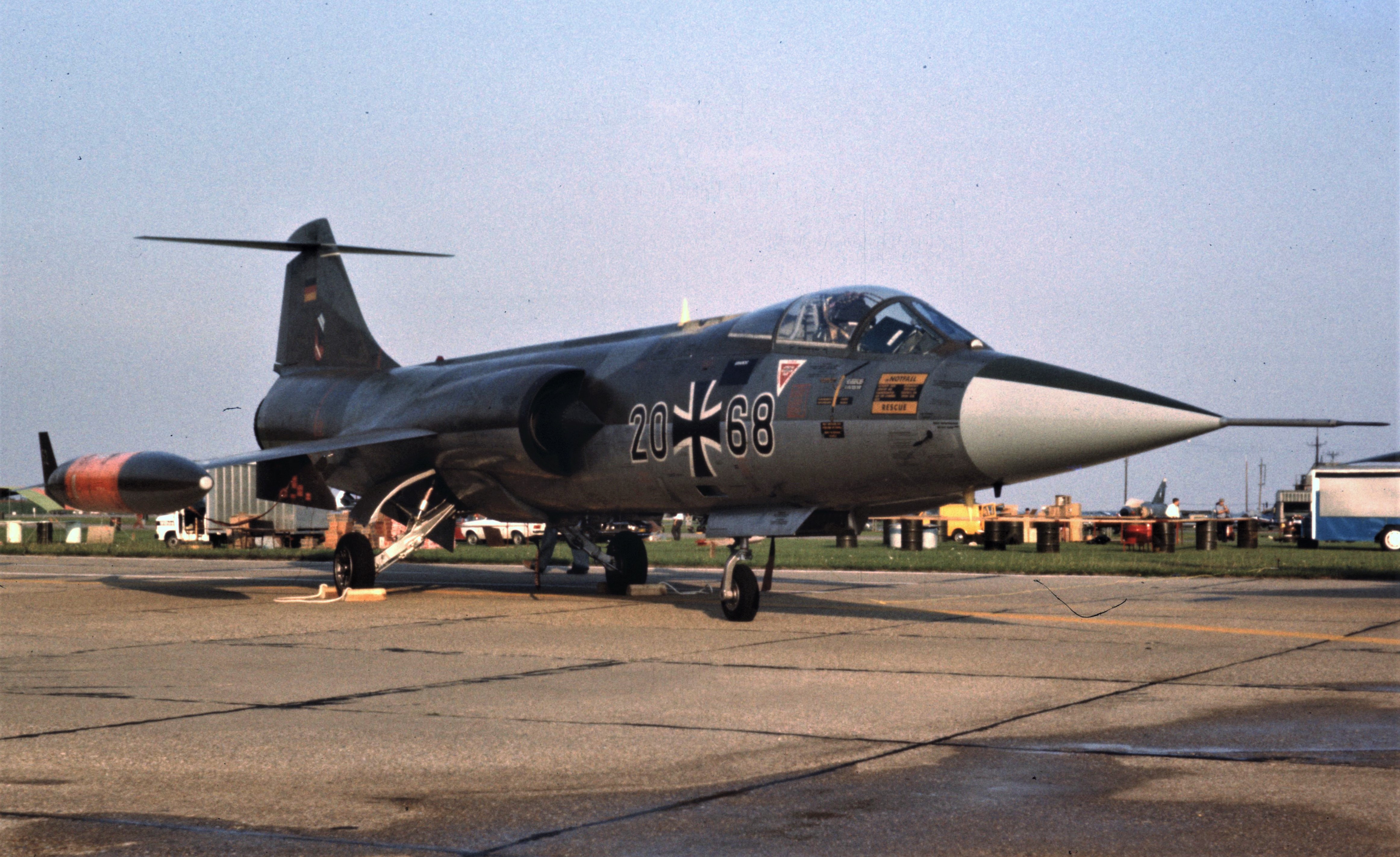 WGAF F-104G 20+68 JBG32.jpg