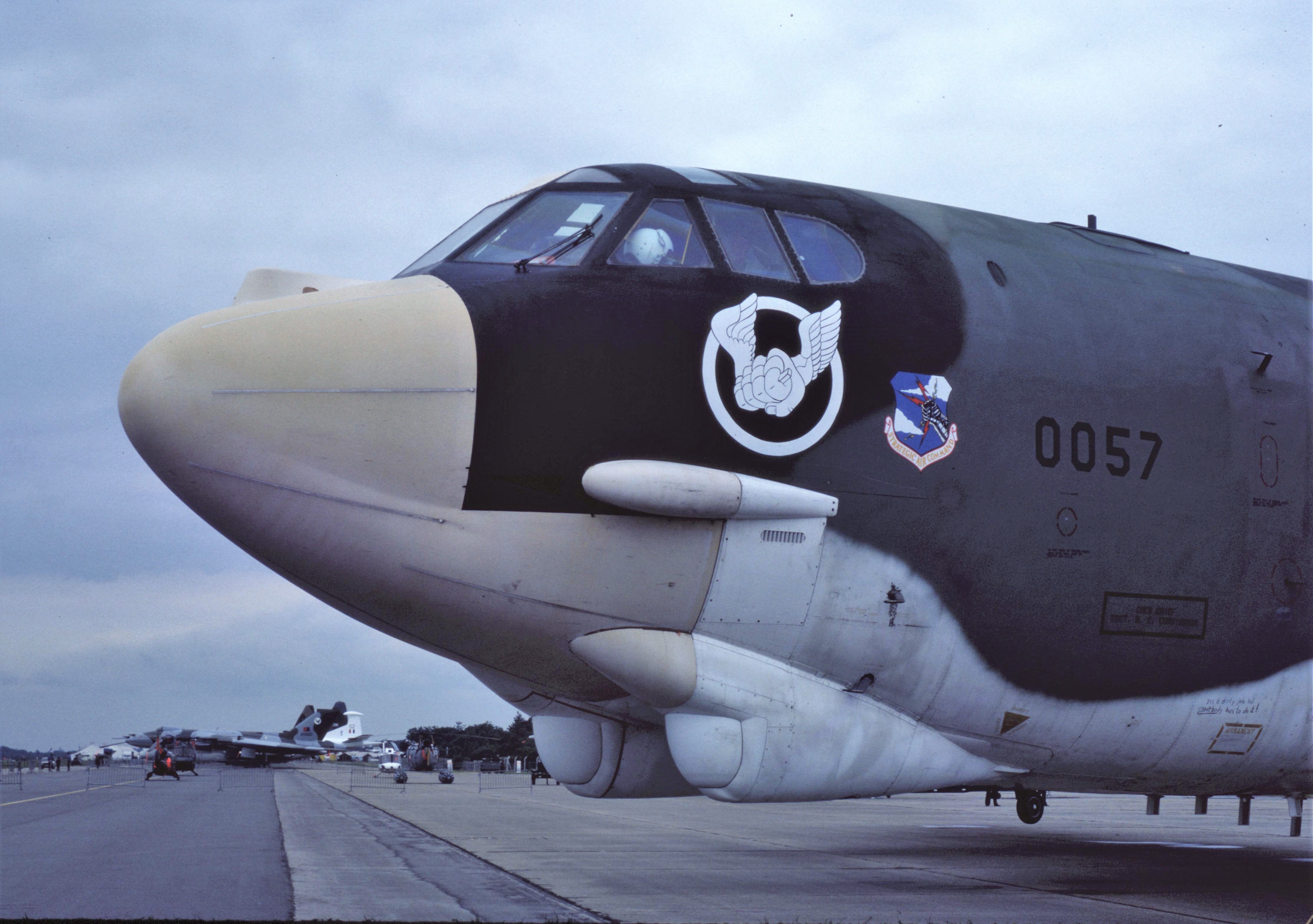 USAF B-52H 00057 5D.C 410 BWa.jpg