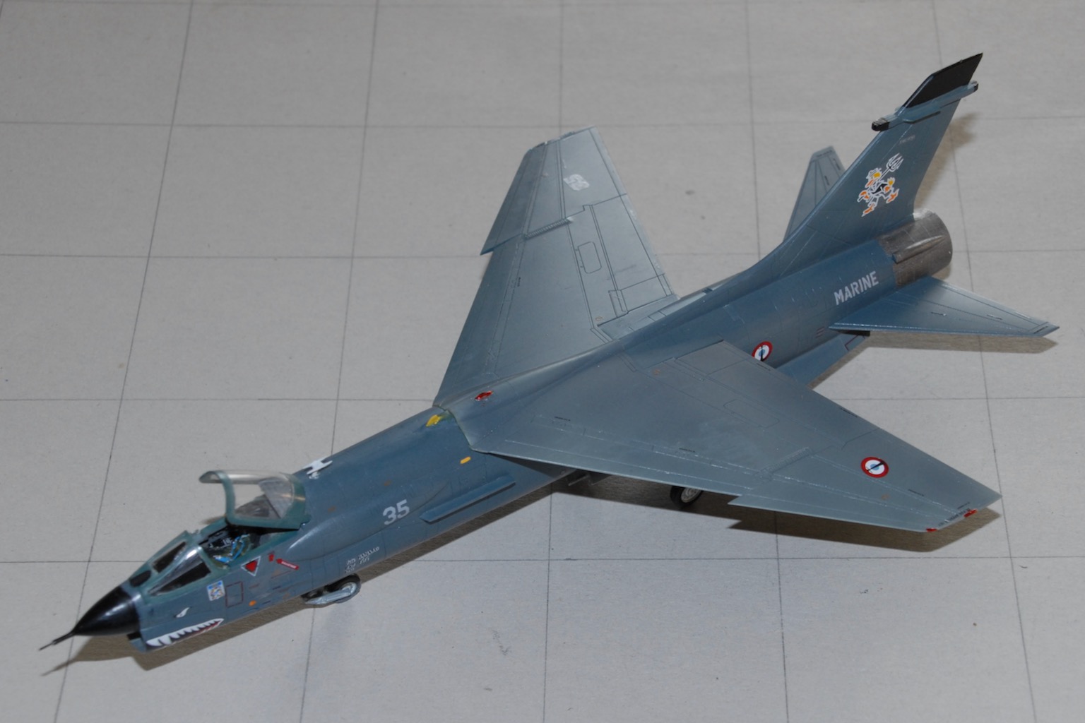 Vought F-8E(FN) Crusader
