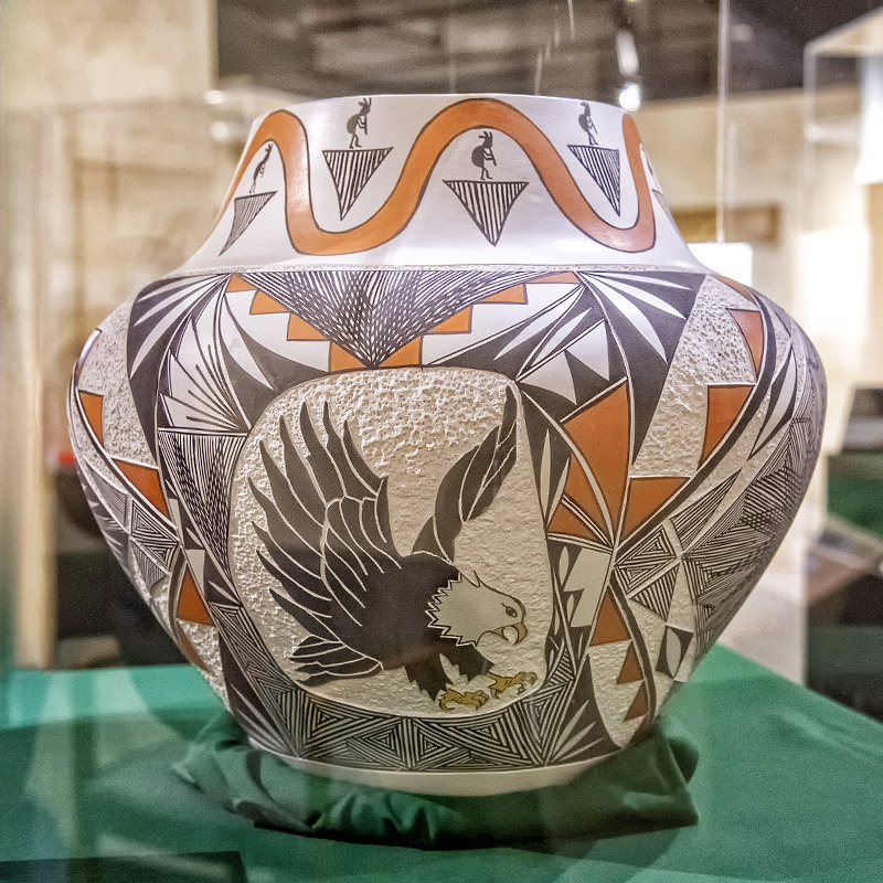 Zia Eagle vase.jpg