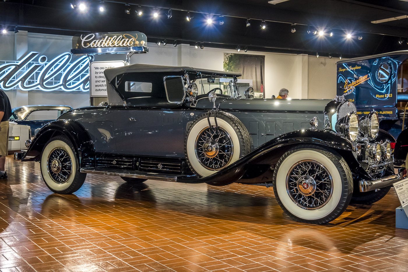 1930 Cadillac V-16 Roadster