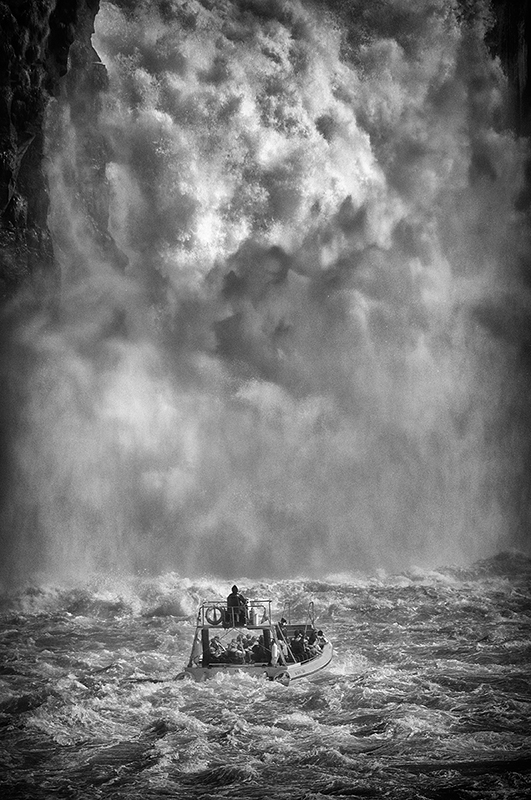 Thunder, Iguazu Falls 1.jpg