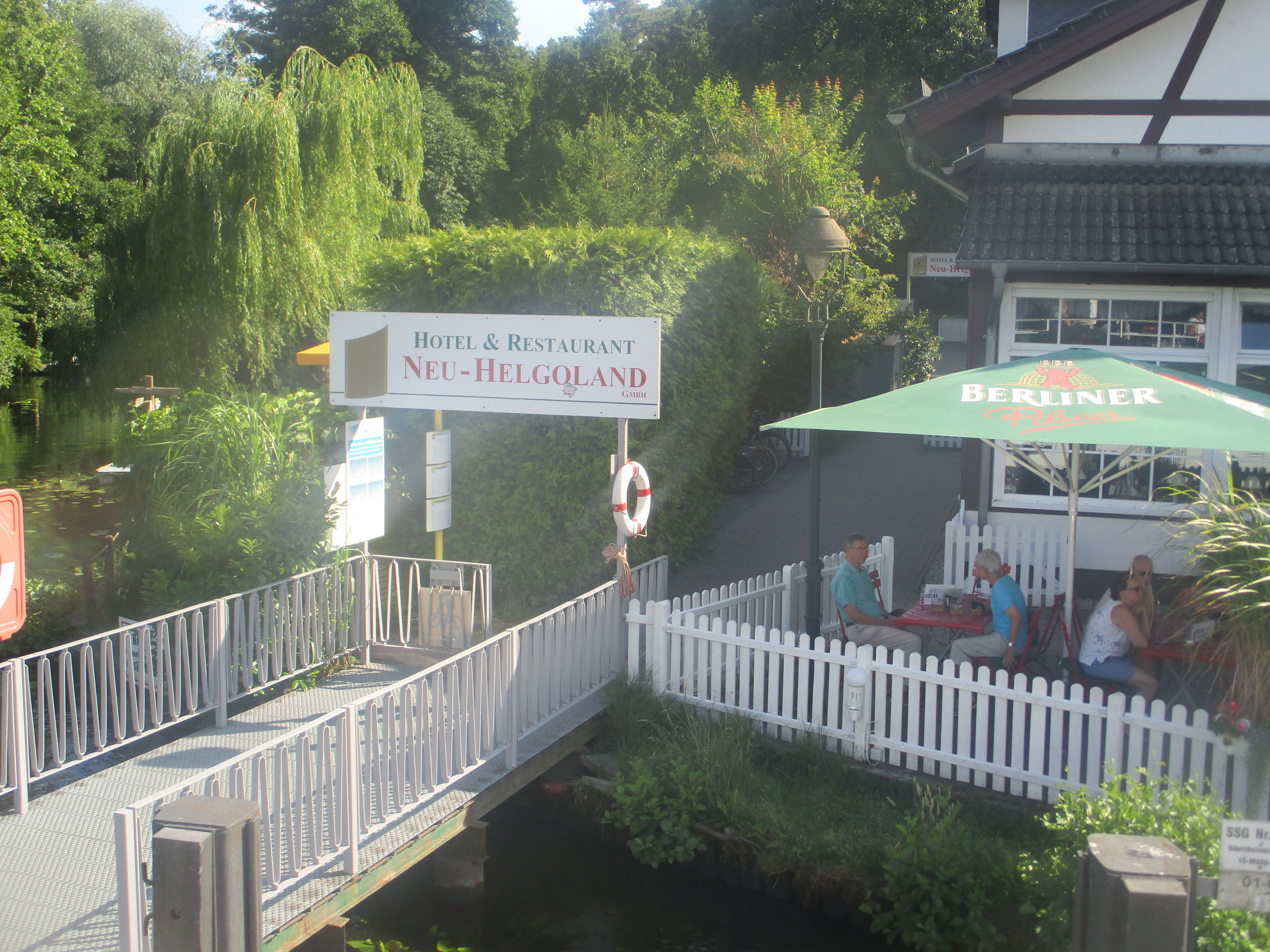 DAS HOTEL- UND RESTAURANT NEU HELGOLAND .JPG