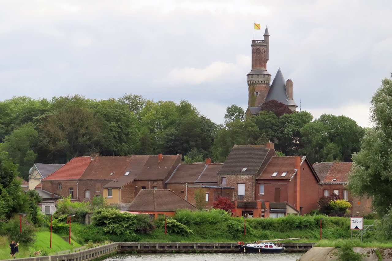 along the river Schelde