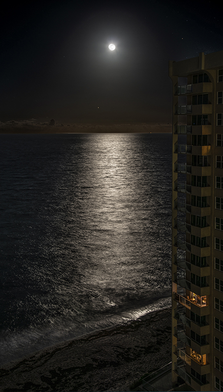 Moonrise Singer Island