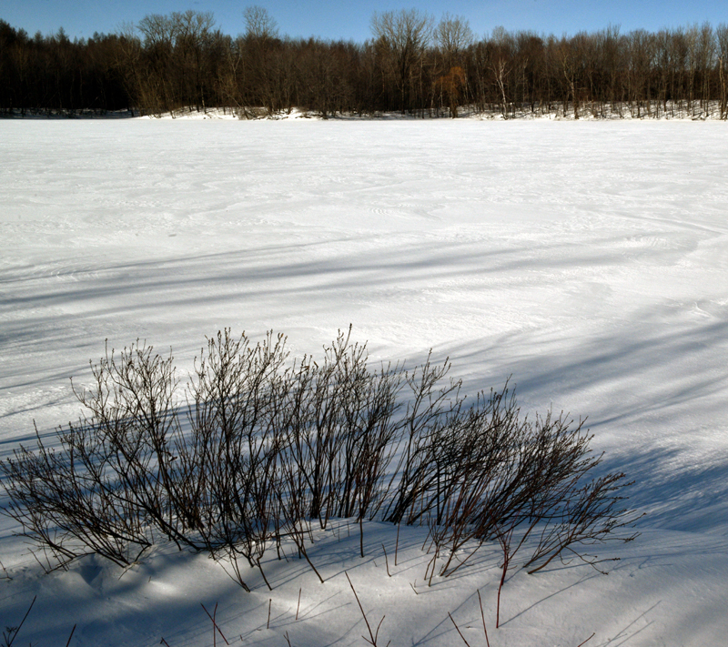 Base de plein air , le lac Labelle recouvert de neige