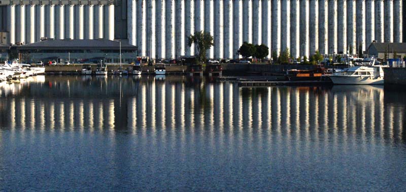 Le miroir de la BUNGE au Port de Québec