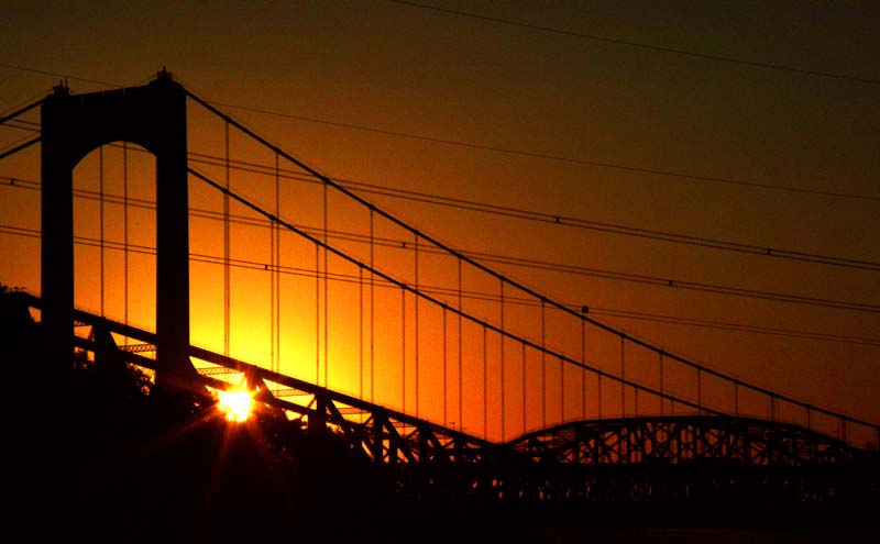 Sentier des Grèves Premier rayon sur les ponts de Québec